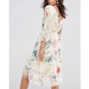 Boohoo / floral wrap dress